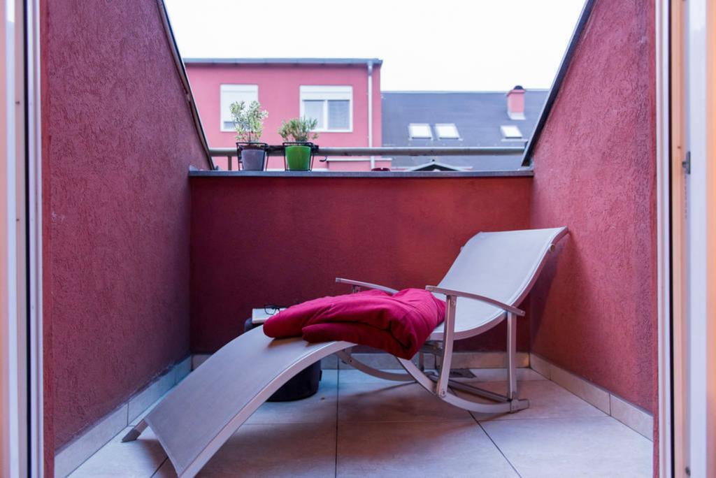 Spacious 1-Bedroom Apartment ノヴィ・サド エクステリア 写真